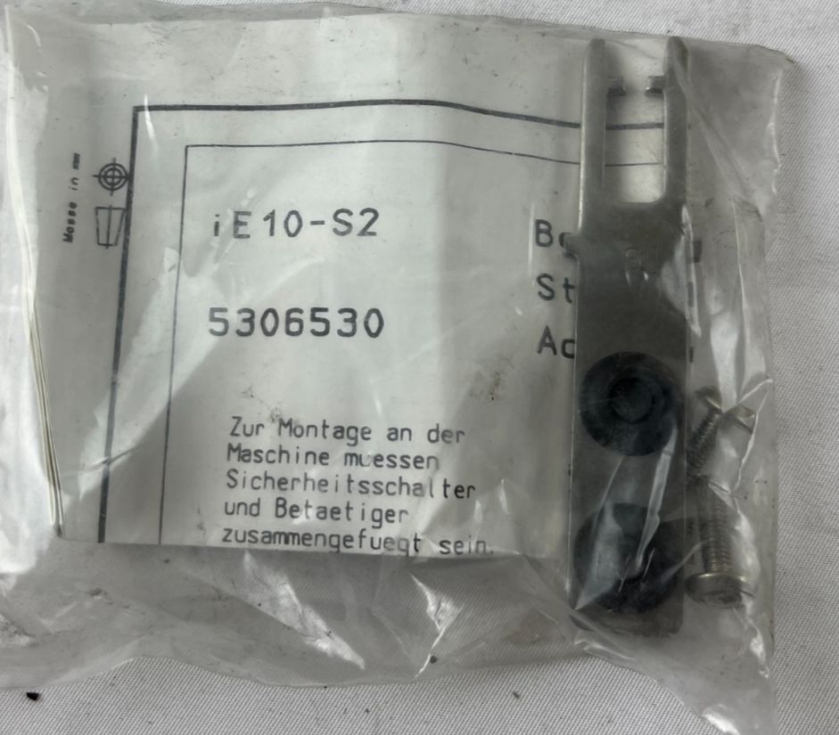 Sick iE10-S2 Safety Actuator 5306530 Straight Interlock Switch i10 Lock ...