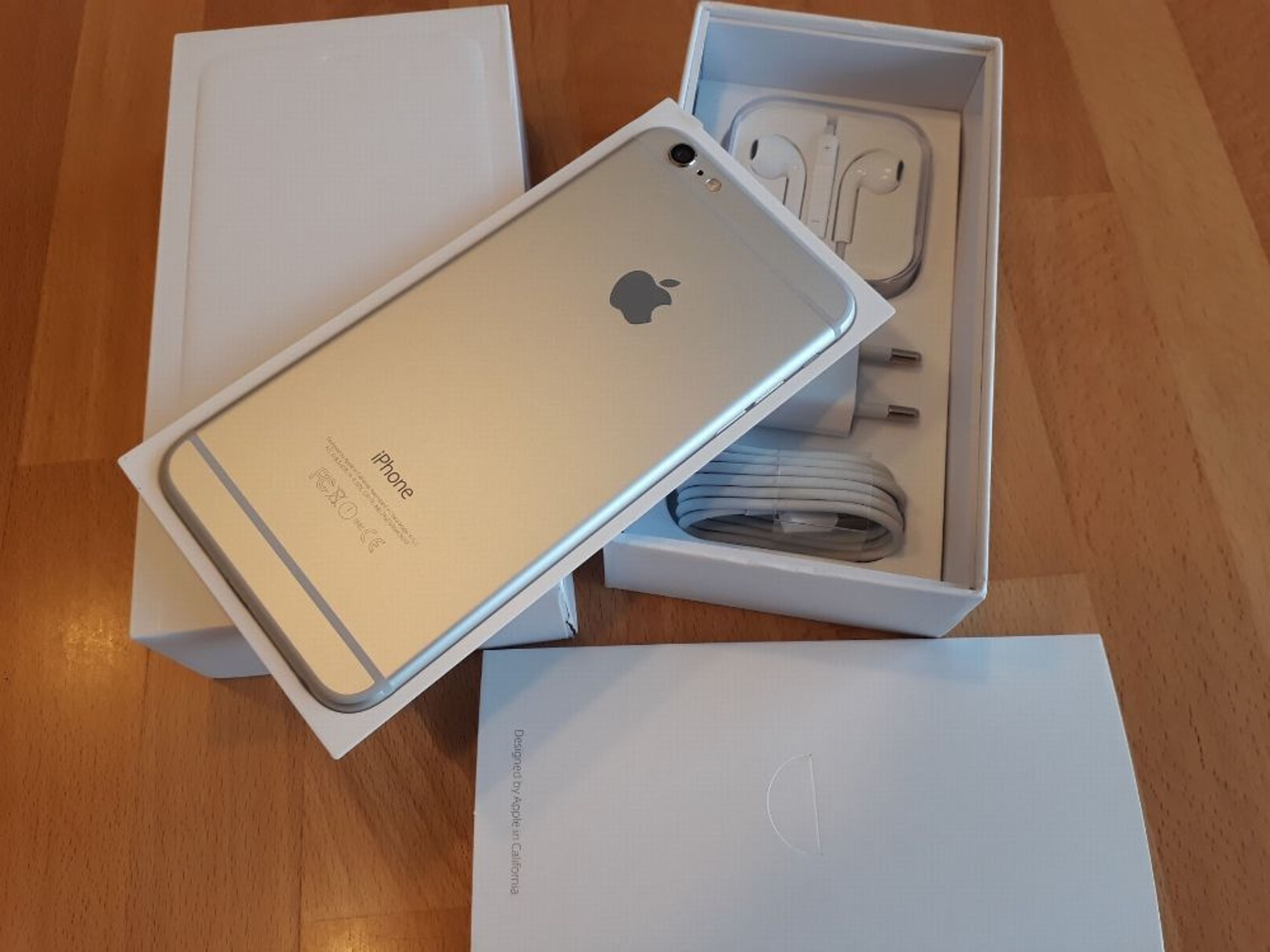 Apple iPhone 6 Plus 64GB silber simlockfrei + iCloudfrei + mit Folie