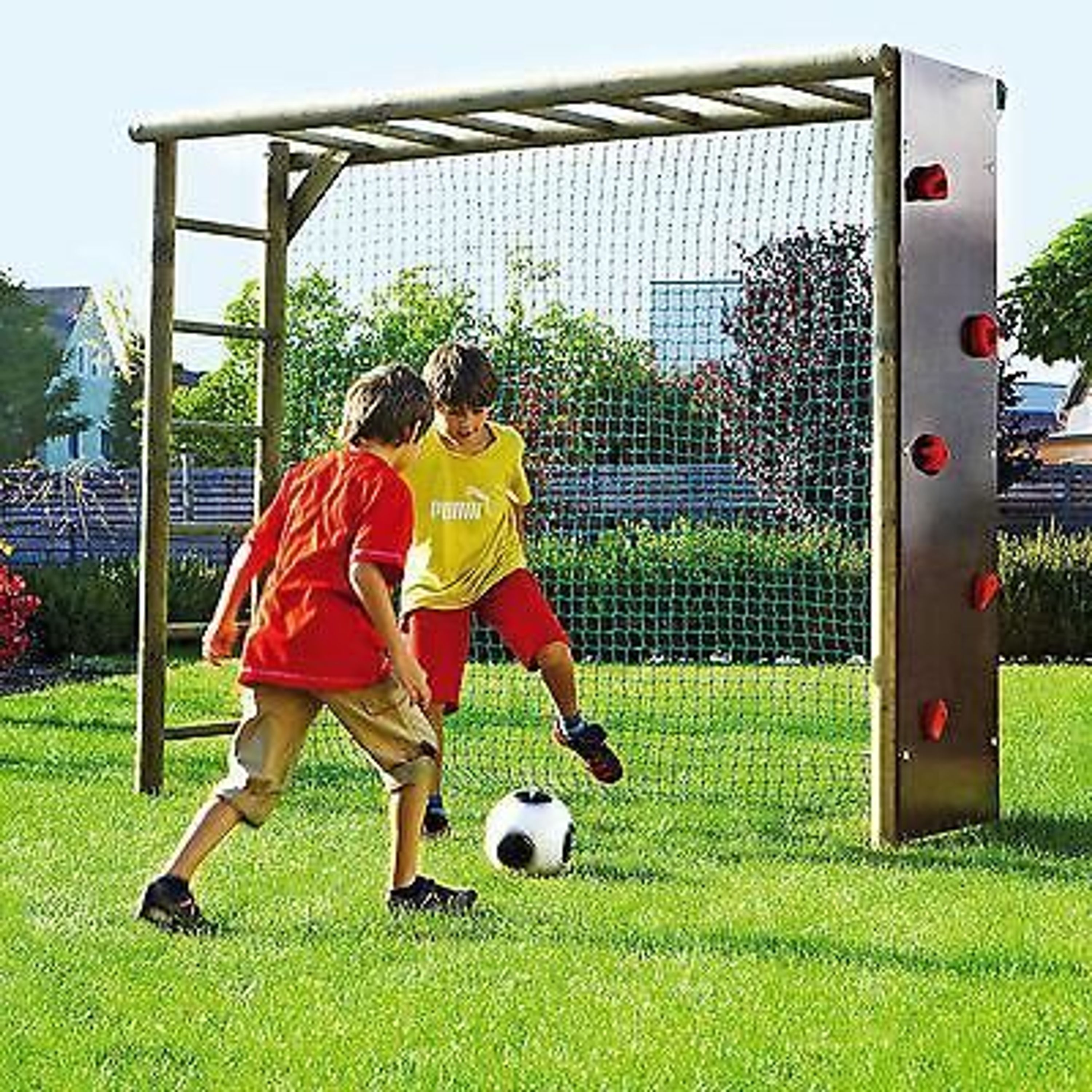 Fußballtor mit Kletterwand für Kinder Garten Fußballwand Spielturm