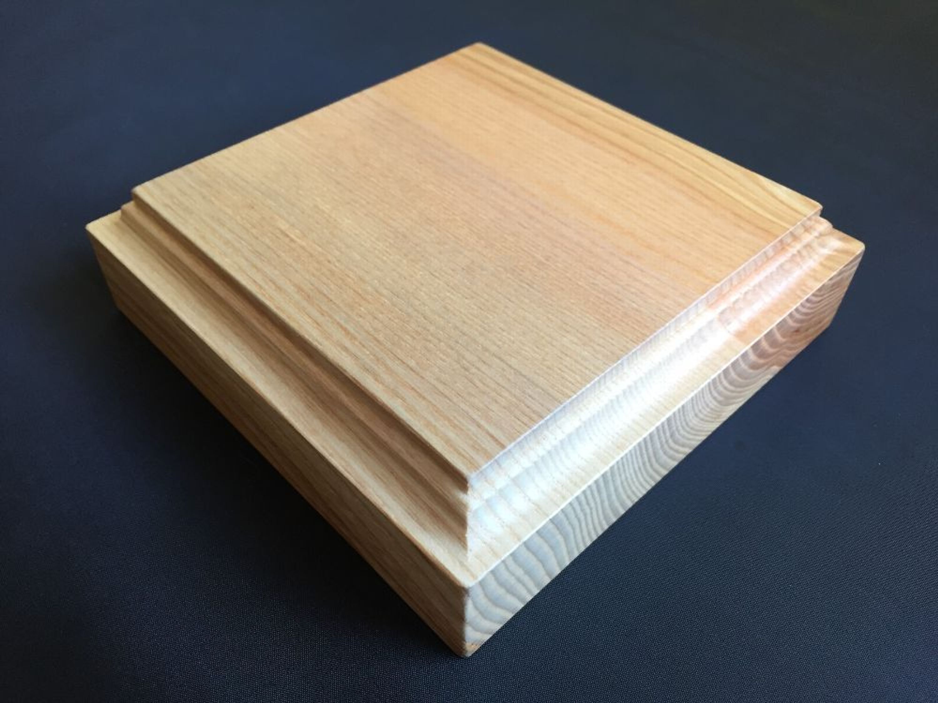Holzsockel Quadratisch Stärke 40mm Esche massiv Sockel !Farbe und Größe