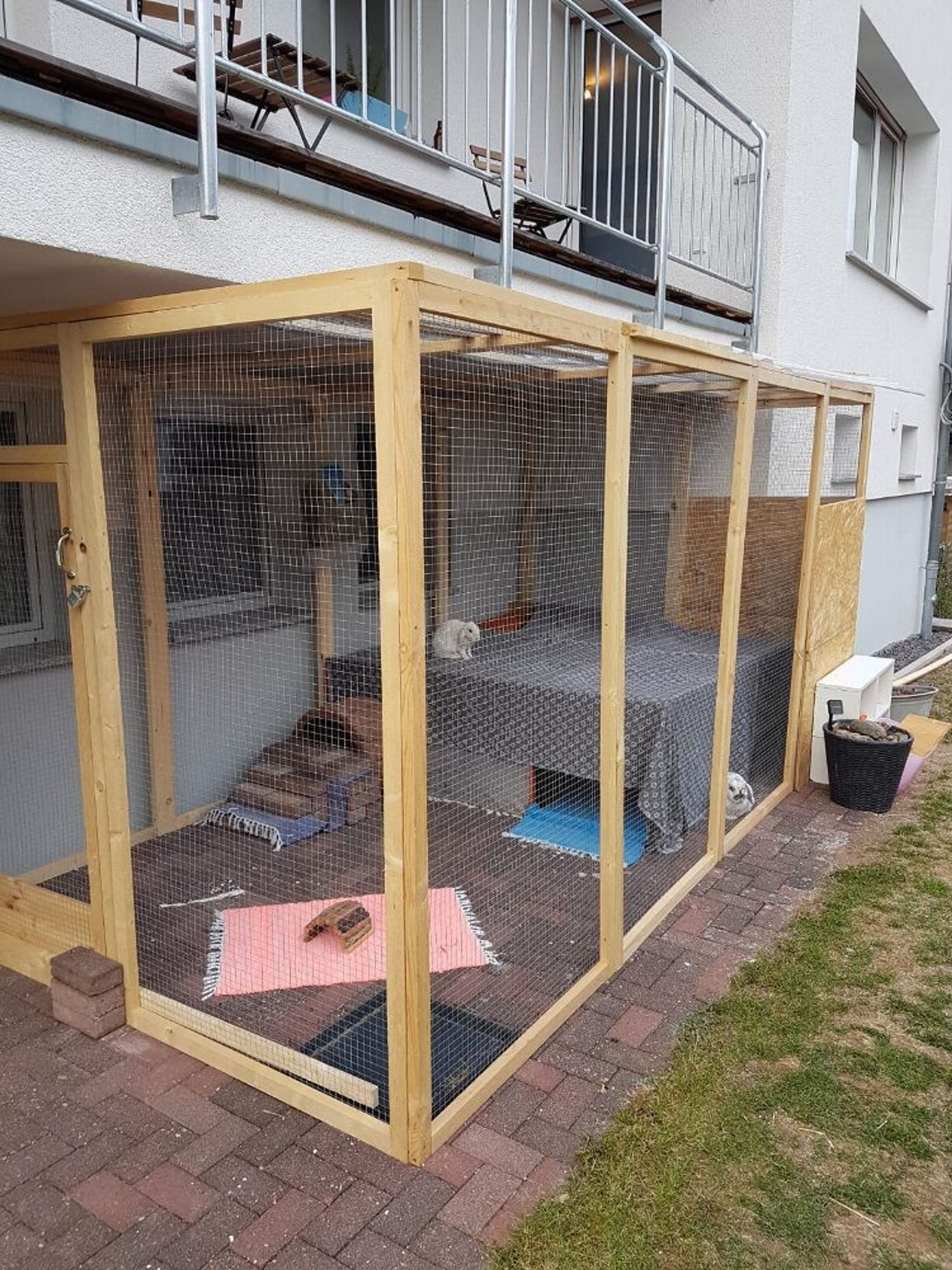 Chinchillas Hasen Meerschwein Voliere Gehege Auslauf Freilauf Stall Box