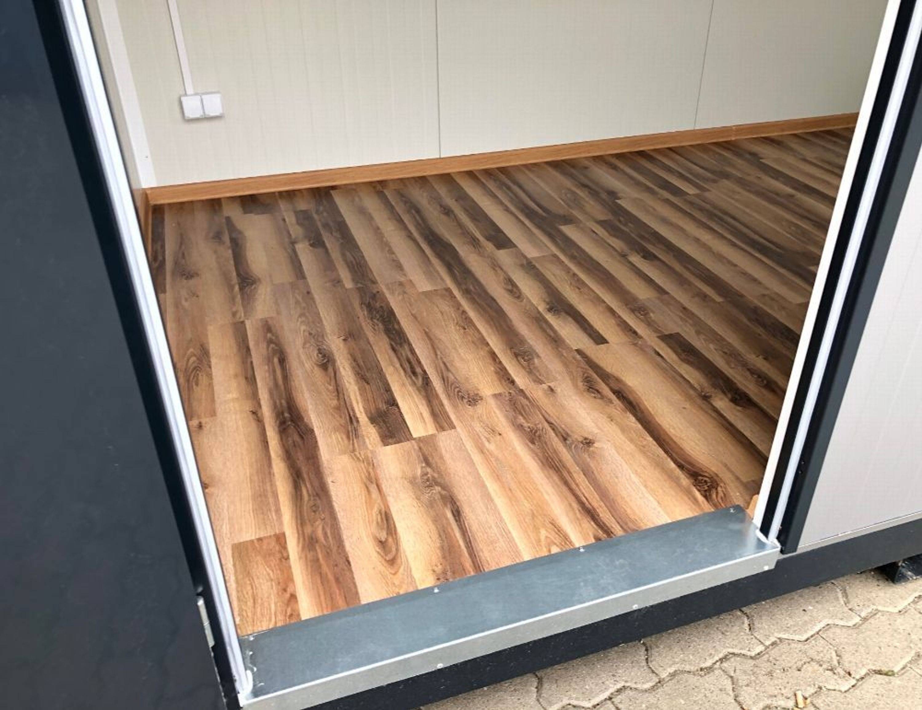 Container Bürocontainer, Gartenhaus, Gerätehaus, 4x2,2Meter - Sofort