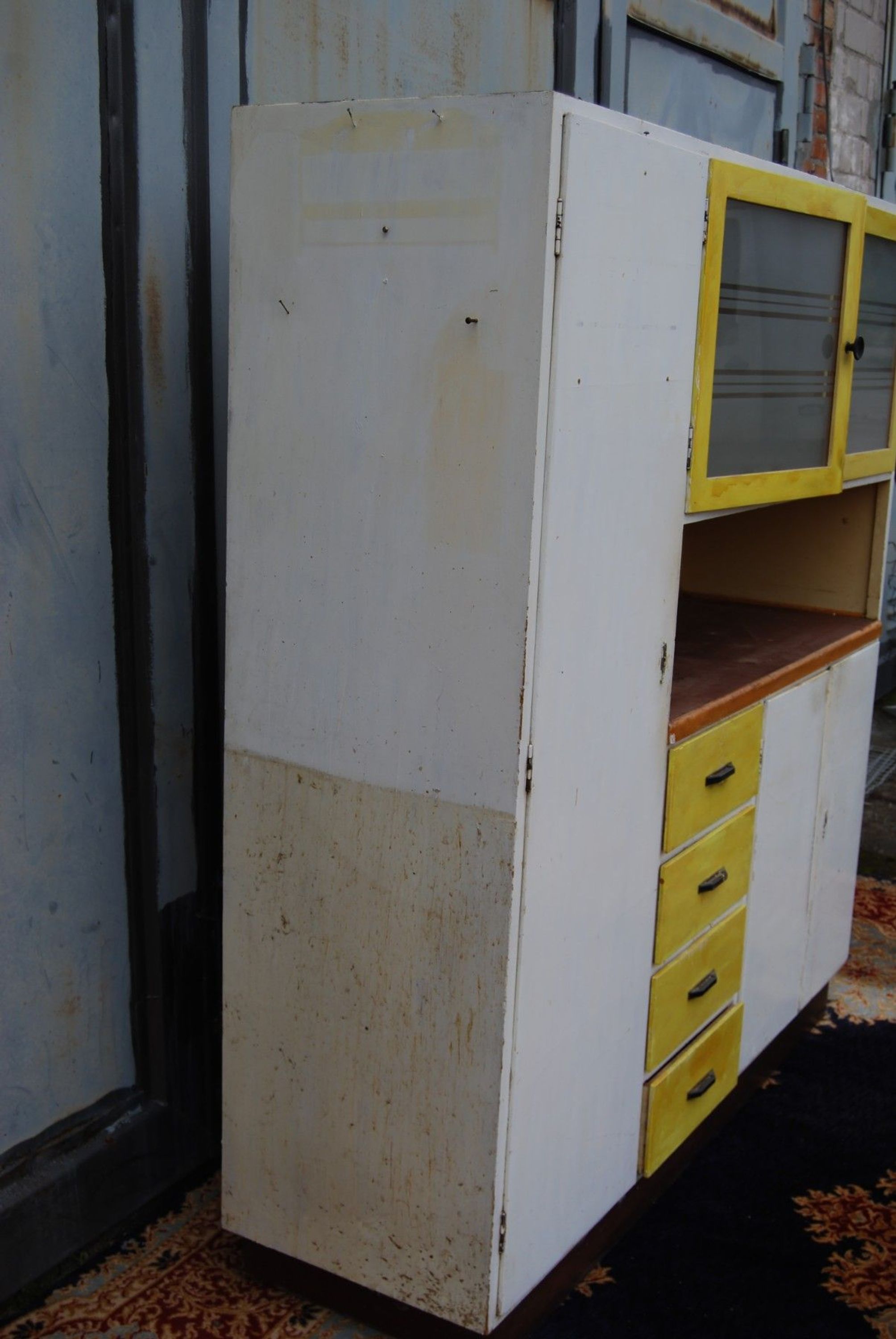 Kleine Küchenzeile der 70er/60er Jahre / Küchenschränke zum zum