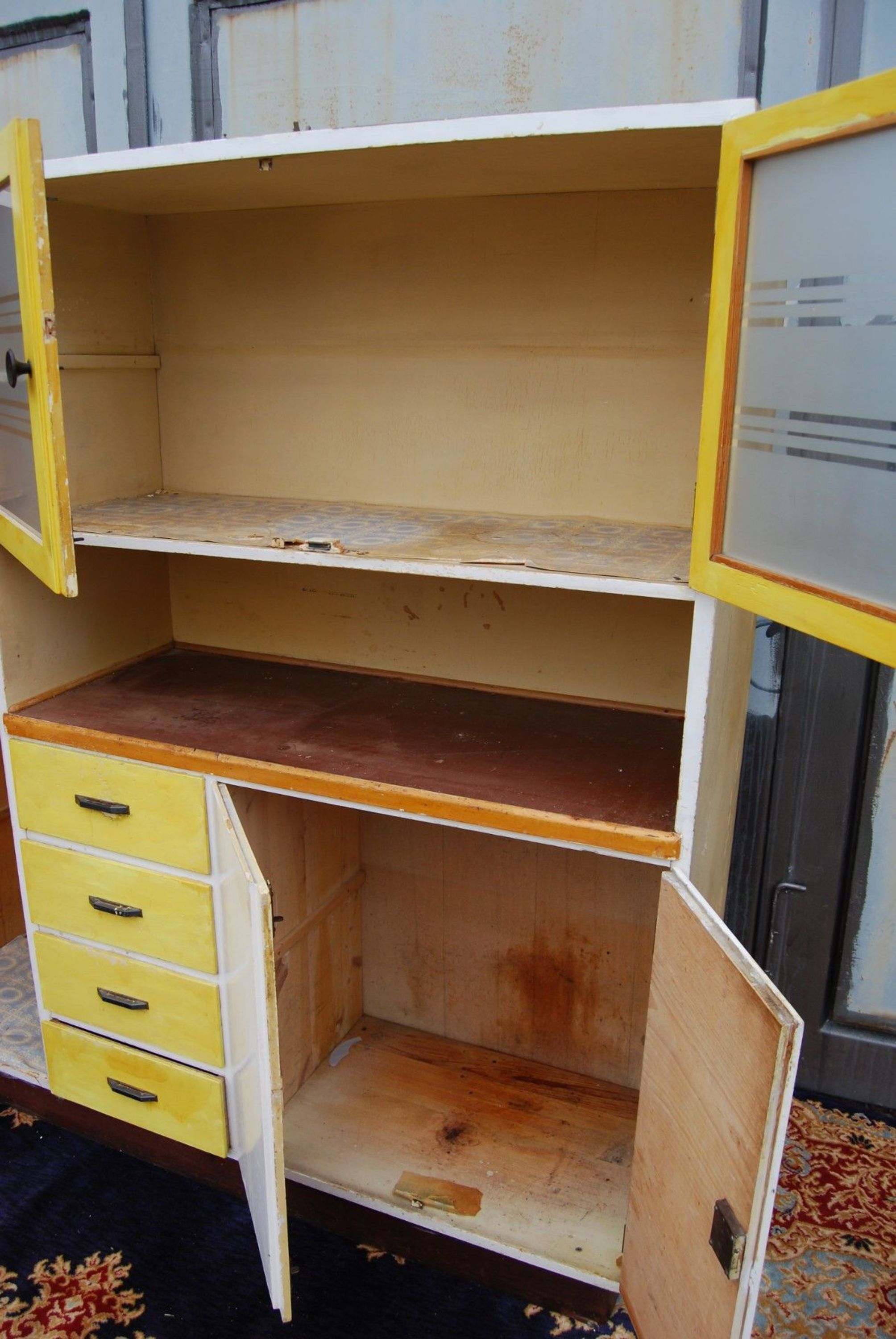 Kleine Küchenzeile der 70er/60er Jahre / Küchenschränke zum zum