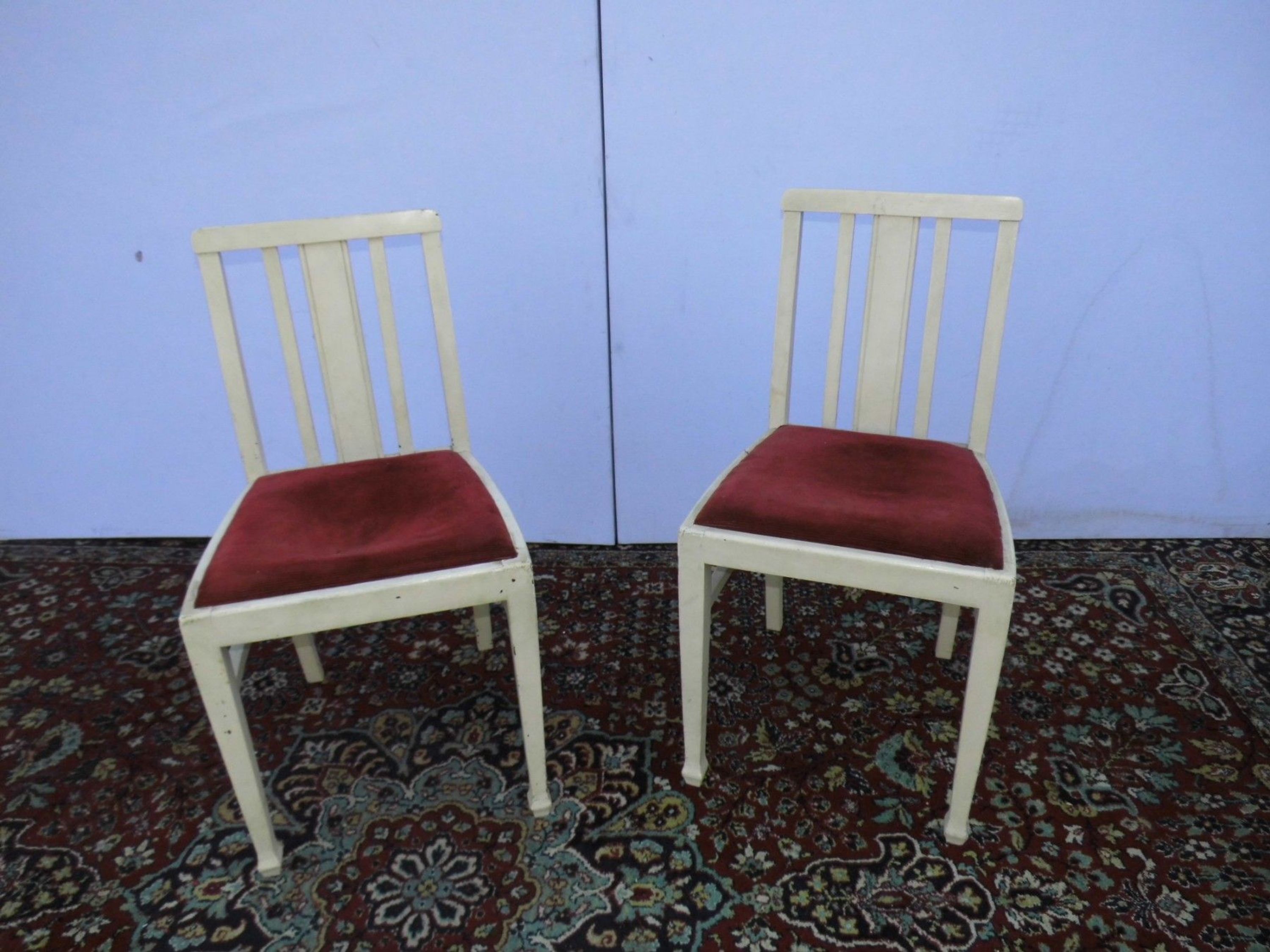 2 antike Küchenstühle um 1900 als Restaurationsobjekte / Holzstühle