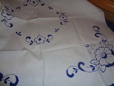 Tischdecke mit blauer Luchstickerei 80 x 80cm- 100% Baumwolle