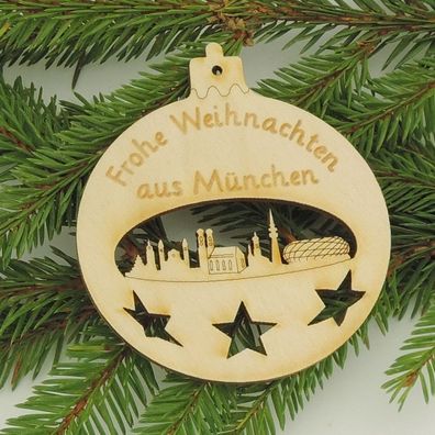 Christbaumkugel mit Skyline München "Frohe Weihnachten" Holz 8cm zum Anhängen