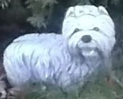 Steinfigur Hund Welpe Terrier Yorki Bolonka Malteser Handarbeit Frostfest. NEU.