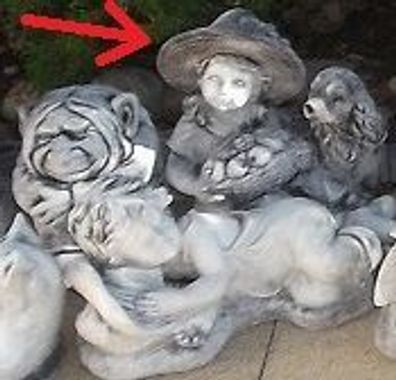Steinfigur Sitzende Mädchen mit Obstkorb und Hund Handarbeit Frostfest Stein. NEU