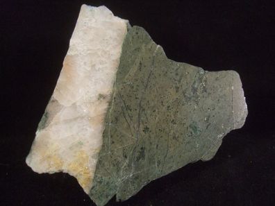 Diabas, Quarz Nossen Anschliff -Mineralien-Edelsteine-Anschliffe