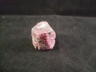 Korund Rubin Indien Rohstein -Mineralien-Edelsteine-Rohsteine-Kristalle-