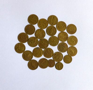 26 alte Spielgeld Münzen, verschiedene Motive Kaufladen Kaufmannsladen