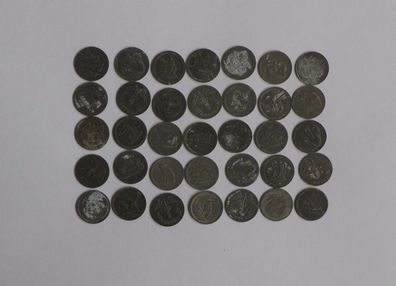 35 alte Spielgeld Münzen, verschiedene Motive Kaufladen Kaufmannsladen
