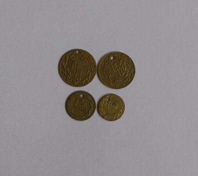 4 alte Spielgeld China Münzen, Kaufladen Kaufmannsladen Puppenstube