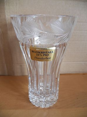 Vase aus Glas mit Relief und Schliff Bleikristall 24% Pbo Handarbeit ca.15 cm hoch