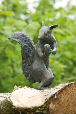 Bronzefigur Eichhörnchen mit Nuss H25cm Rottenecker Bronze Nagetier Dekoration