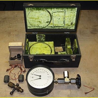 altes DDR - Doppel-Manometer für Feinmessungen bis 100 kp/ cm² in Originalkiste