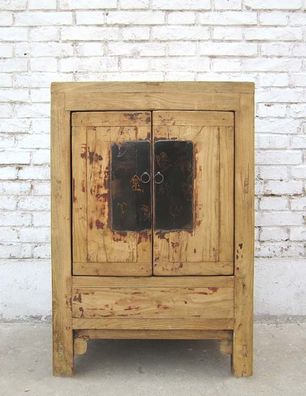 China Shanxi kleine Kommode Ulme natur mit grossem Metallbeschaegen