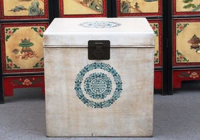 China Wuerfel Truhe Box kubisch weisse Oberflaeche und Blumenmotiv Ulm