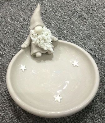 Wichtel mit Teller Keramik weiß / 15x14x10 cm / Deko Weihnachten