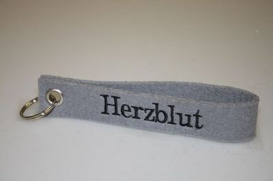 Filz-Schlüsselanhänger mit Stick Herzblut Gr. ca. 17x3cm 14283 grau
