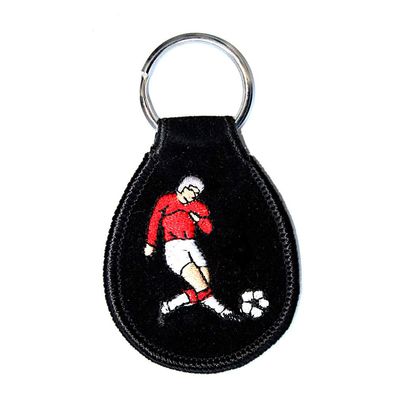 Schlüsselanhänger aus Stoff mit Einstickung - Fußballer rot - Gr. ca. 5x6,5cm - 02