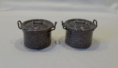 altes Metall Blech Emaille Puppenstube Küche, 2 Stück Topf mit Deckel braun / weiß