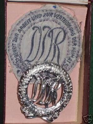 2 alte DDR Sport Abzeichen Silber im Etui