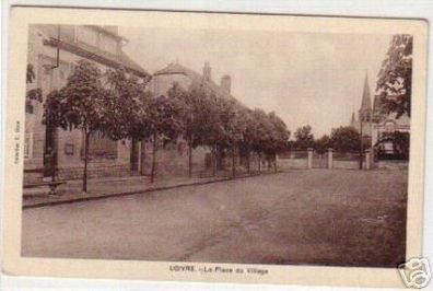 08128 Ak Frankreich Loivre la Place du Village um 1930