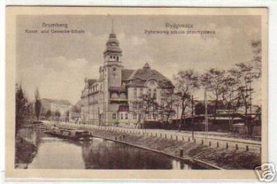 08211 Ak Bromberg Kunst- & Gewerbeschule um 1930