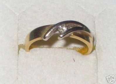 schöner Damen Ring 750er Gold mit kleinem Diamanten