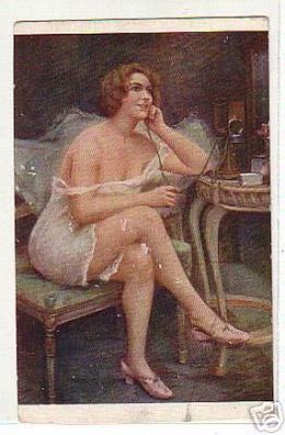 02788 Ak Erotik leicht bekleidete Dame am Telefon 1920