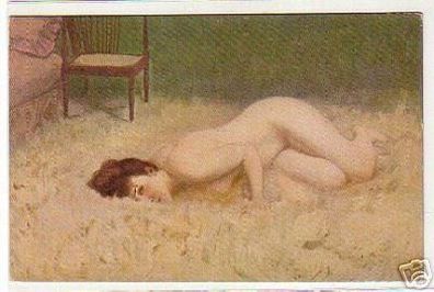 02876 Ak Erotik Nacktes Mädchen auf Teppich um 1920