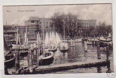01016 Ak Kiel Marine Akademie mit Segelbooten um 1910