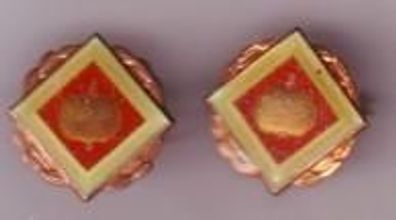 2 DDR Abzeichen KVSK mit Apfel in Bronze
