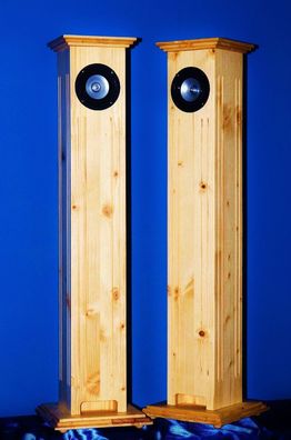 PINUS CEREUS-MEX Paar HiFi-Stereo Lautsprecher Boxen Säulen HOLZ Fichte Landhaus