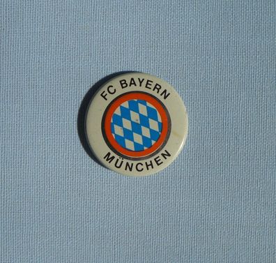 Album 60 Stück Badges Anstecknadeln Abzeichen Insignes Nadel Ehrennadeln Fußball 
