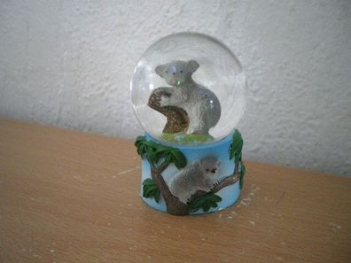 Kleine Schneekugel "Koala" (Kunstharz/ Glas) / Small Snow Globe "Koala"