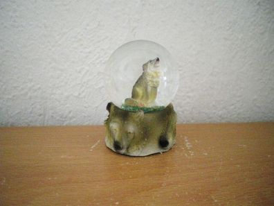 Kleine Schneekugel "Wolf" (Kunstharz/ Glas) / Small Snow Globe "Wolf" (Synth. Res.)