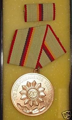 DDR Verdienstmedaille des MdI in Bronze mit Etui