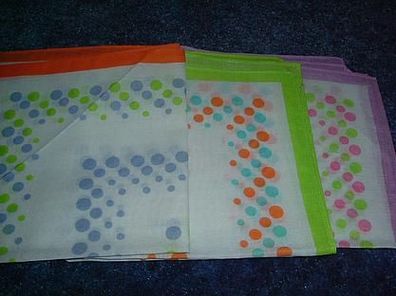 3 Taschentücher gepunktet in verschiedenen Farben-neu