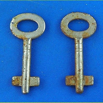 2 Stück antike Schlüssel 46 mm für Spieluhr / Spardose etc. - ca. 70 Jahre alt