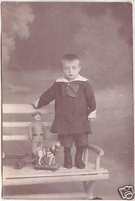 09499 Foto Ak Kind mit Spielzeug Soldat um 1910
