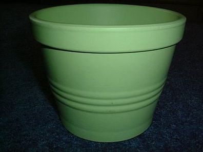Übertopf in einer schönen Frühlingsfarbe