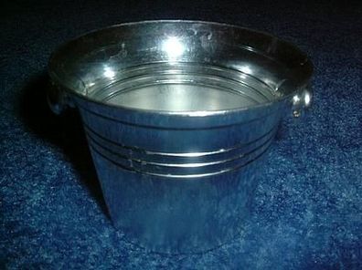 kleiner Übertopf/ Ziergefäß in der Farbe silber