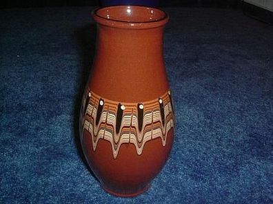 Vase mit bulgarischen Muster-praktische Form