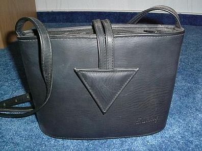 kleine Handtasche/ Schultertasche in schwarz
