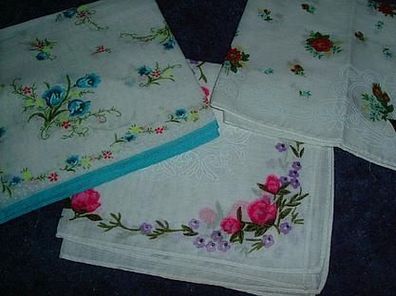 3 bunte Taschentücher mit Blumenmotiv-China