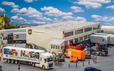 Faller H0 Logistikhalle UPS, Miniaturwelten Bausatz (1:87), Art. 130785