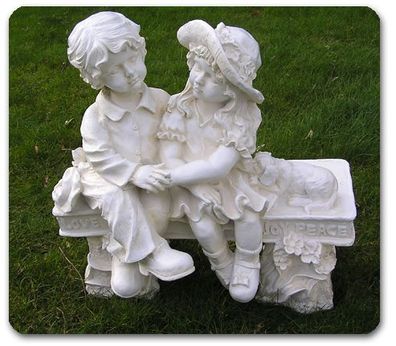 Junge und Mädchen auf Bank Gartendekoration Deko Garten Figur Engel Gartenfigur